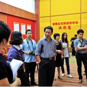 龙岗区建筑工务局在佳得宝召开民主生活会