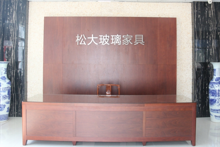 我会秘书处一行到松大玻璃家具、好众鑫火锅走访交流