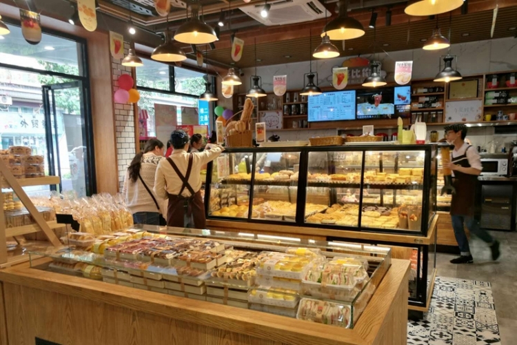 我会一行到比嘉乐旗下旗舰店“哥比伦”走访交流