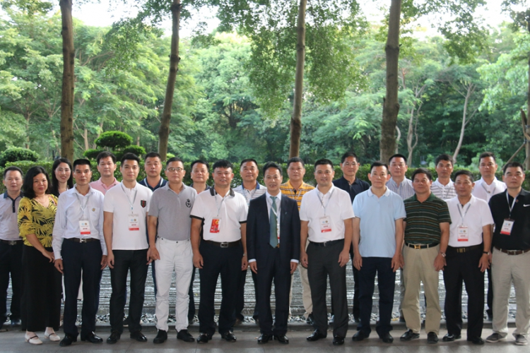 我会领导参加龙岗街道工商联（商会）第七次会员大会暨第七届执委会（理事会）、监事会 ...