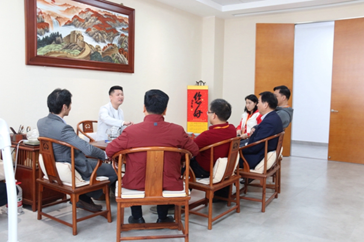 我会秘书处一行到泛亚实业走访交流